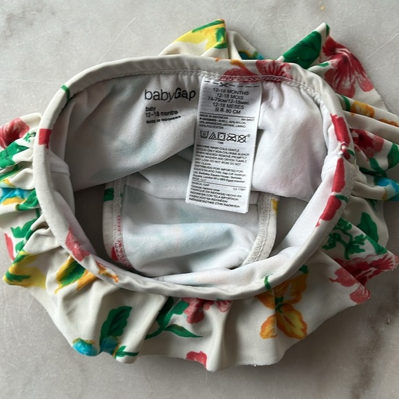 GAP Baby rashguard 2 Swimsuit StartingOut Bundle 12/18 months Floral Polka Print - Picture 4 of 8